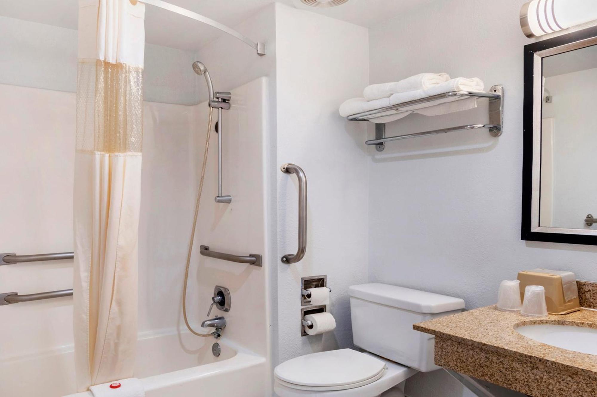 Oyo Townhouse Dodge City Ks Zewnętrze zdjęcie